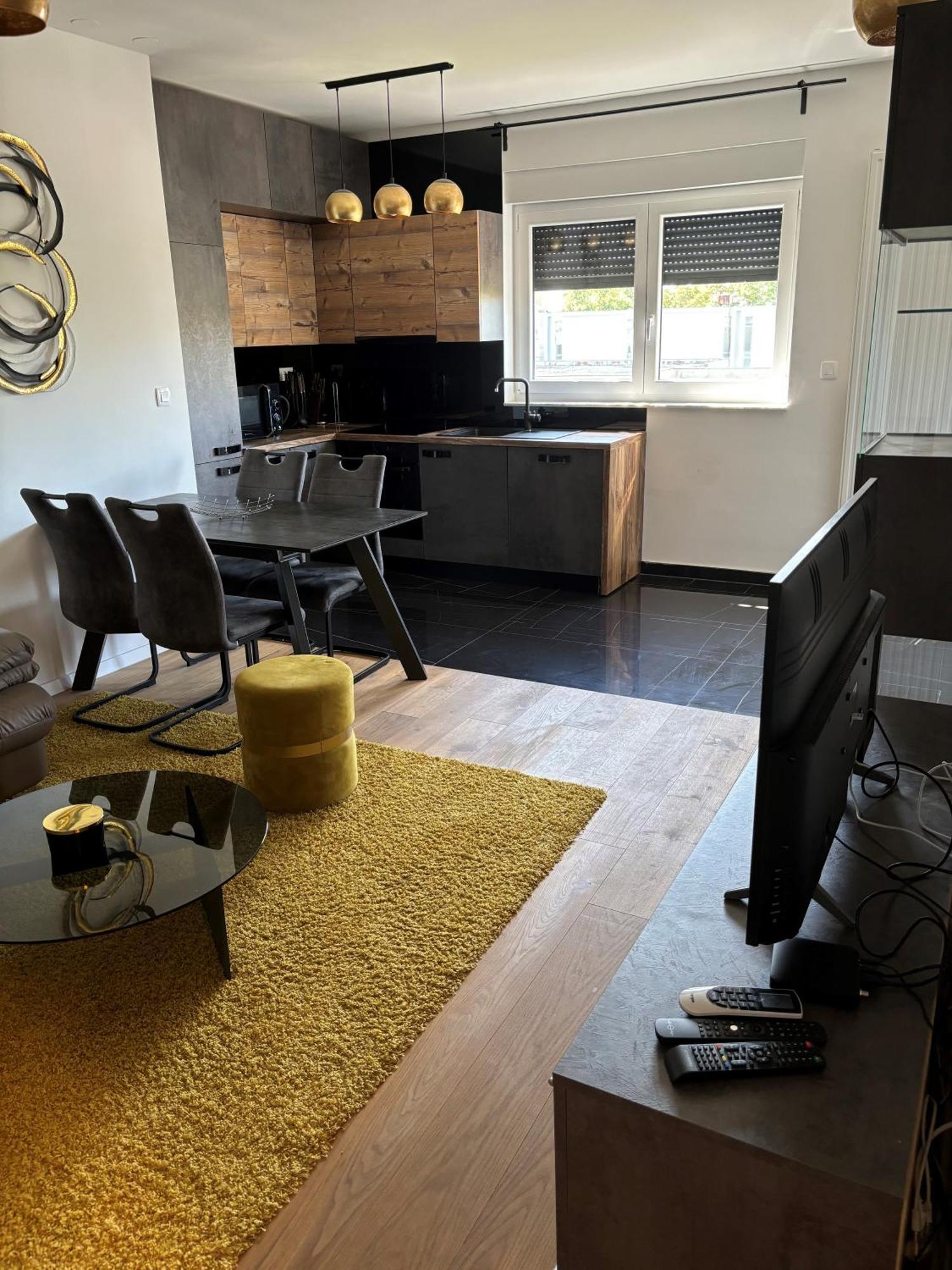 City East Apartment Zagreb With Private Parking Zewnętrze zdjęcie